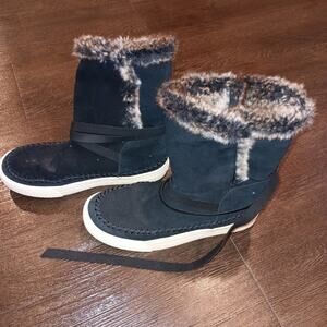 Toms Vista Water Resistant Black Suede Faux Fur Lined Boots Size 5